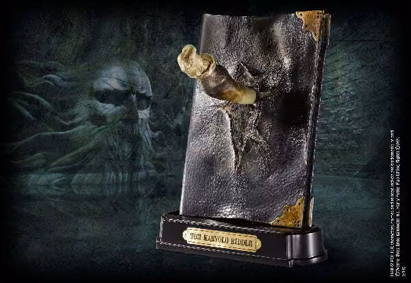 Diario Tom Riddle con dente basilisco Horcrux Noble Collection